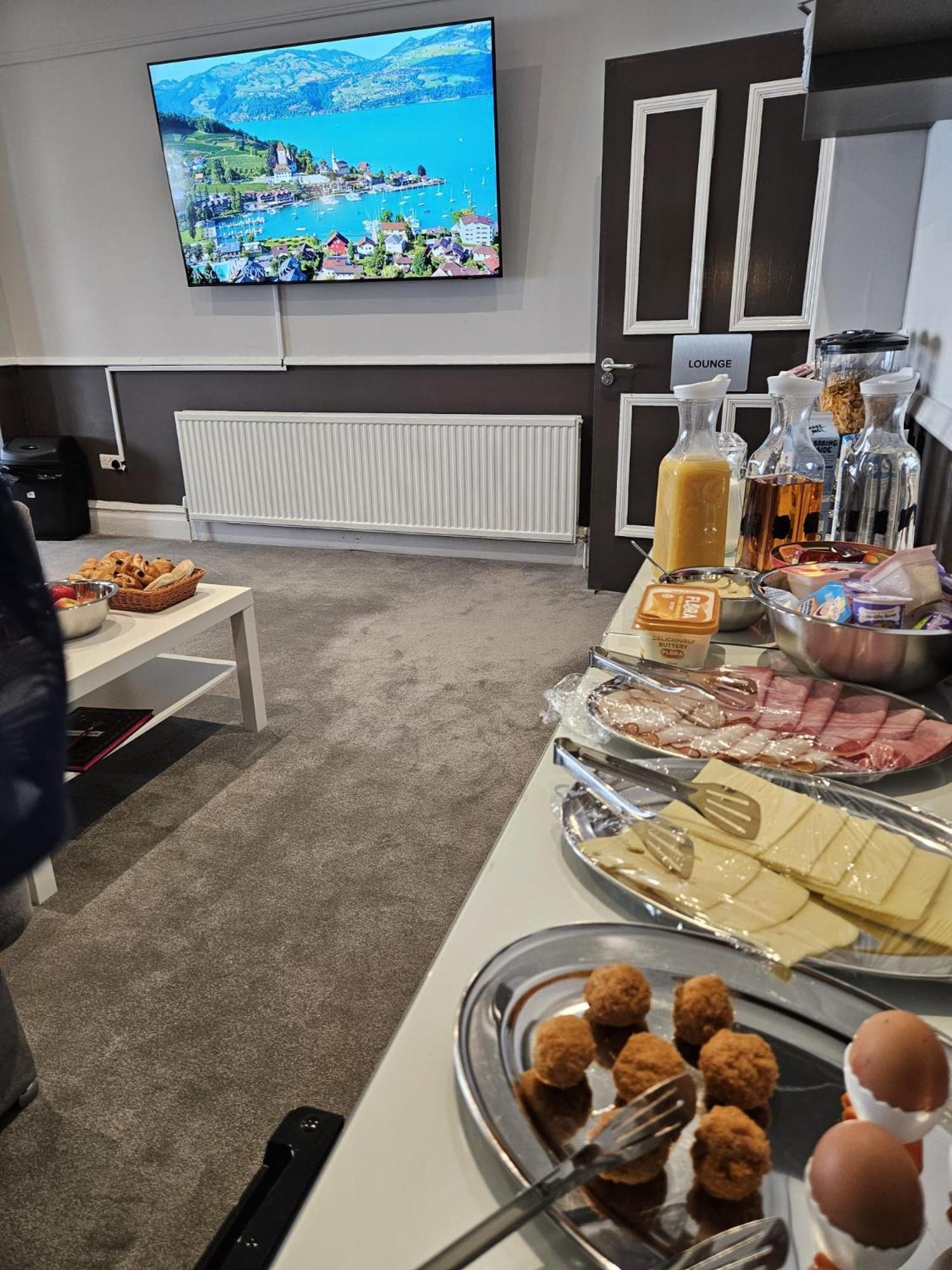 Fieldhead Hotel, Hotel 4*