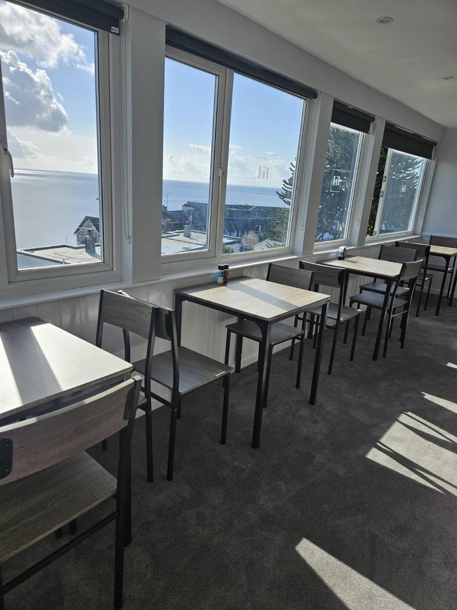 Fieldhead Hotel, Hotel 4*