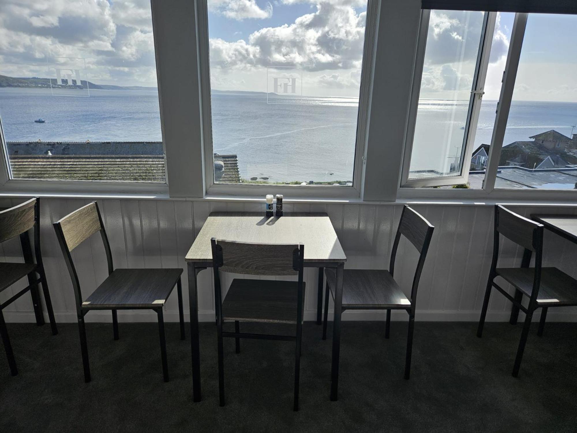 Fieldhead Hotel, Hotel 4*